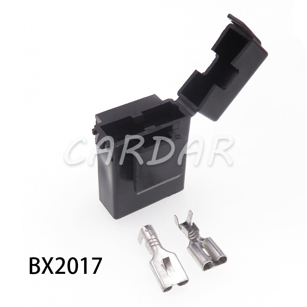 Standard Ceramics Car Insurance Socket Blade Type Medium Fuse Holder with Crimp Terminals Middle Fuse Box