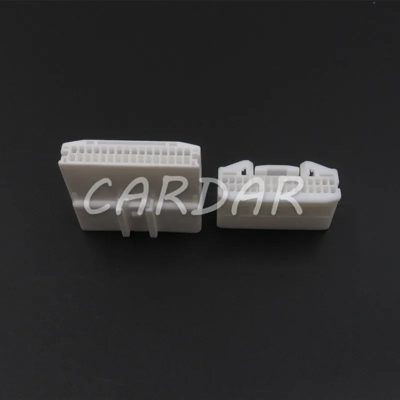 32 Pin 1318747-1 1612268-1 Automotive Navigation Central Control Instrument Electrical Wire Sockets Auto Car Connectors