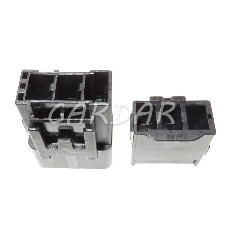 3 Pin 7282-3030 7283-3030 Electrical Connector Wire Connector Plug For Toyota