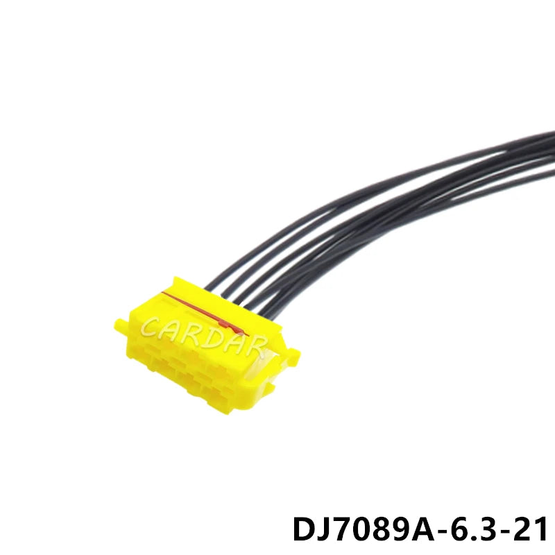 8 Pin 357971968 357971968A 928586 357971971A Auto Harness Socket With Terminals