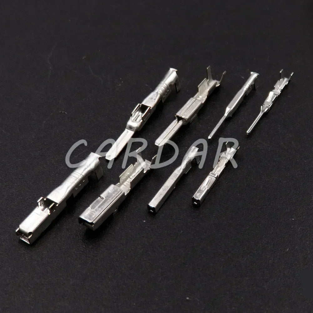 18-контактный 0,7 2,2 Серия 6098-3901 6098-3941 Автомобильный соединительный терминал Гибридный разъем, негерметичный пластиковый корпус, гнездо
