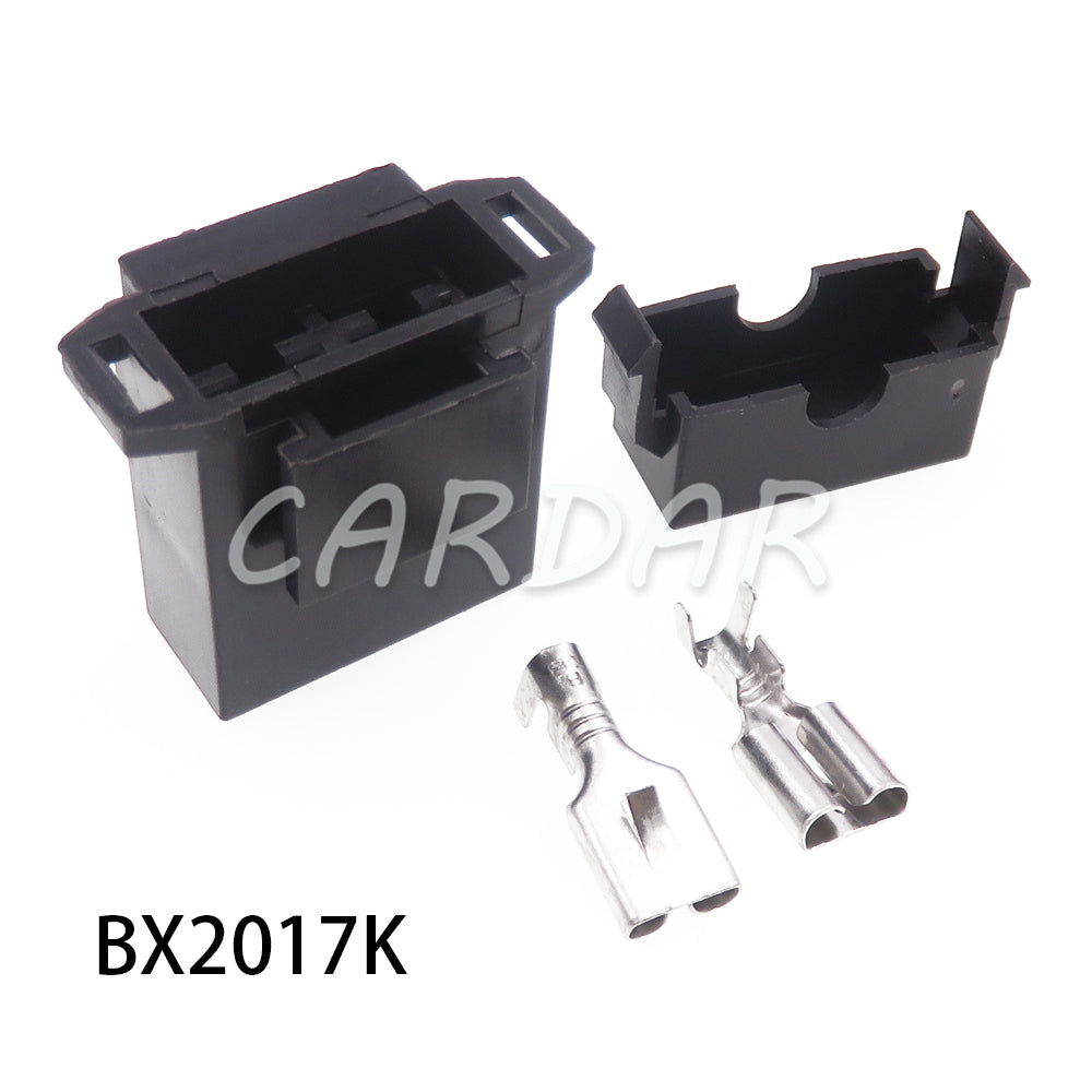 Standard Ceramics Car Insurance Socket Blade Type Medium Fuse Holder with Crimp Terminals Middle Fuse Box