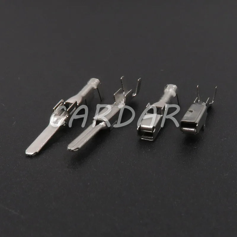 20 Pin MG641083 Auto Fuse Box Cable Socket Connector With Terminals For BUICK