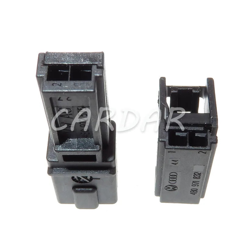 2 Pin 4B0971832 / 4B0 971 832 / 4E0 972 575 Door Lamp Socket Interior LED Light Plug Speaker Connector For Audi VW Skoda