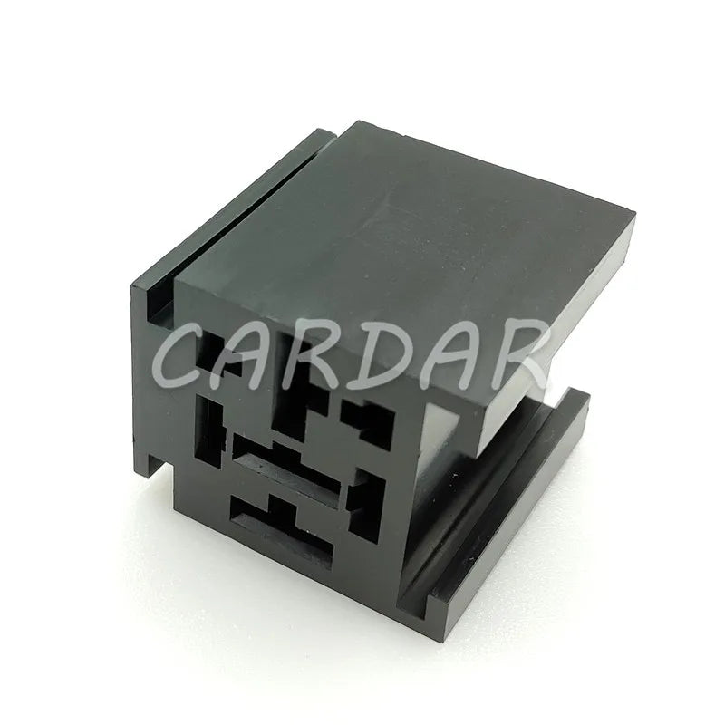 5 Pin Plug Auto High Current Connector 6.3mm 9.5mm Relay Socket With Terminals