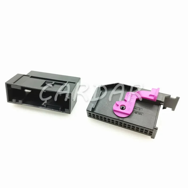 32 Pin 1719057-3 2050723-3 Automotive Central Control Instrument Electrical Wire Socket Auto Connector