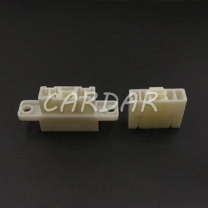 5 Pin 7.8mm Automotive Connector Plugs Auto Sockets With Screw Mounting Holes