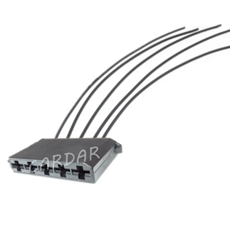 5 Pin 1H0 953 637 Auto Cable Connectors Car Socket 1H0953637 With Terminals