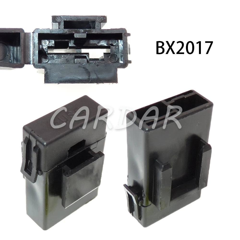 Standard Ceramics Car Insurance Socket Blade Type Medium Fuse Holder with Crimp Terminals Middle Fuse Box