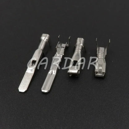 5 Pin MG610189 MG620211 Auto Electrical Wiring Harness Socket Connector