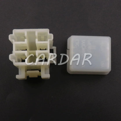 2 Way Car Plastic Housing Fuse Box with 4pcs Terminals for Standard Fuse Middle Fuse Holder medium auto socket
