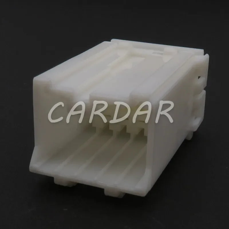 8 Pin MG620403 MG610402 Car Cable Connector Auto Electrical Socket