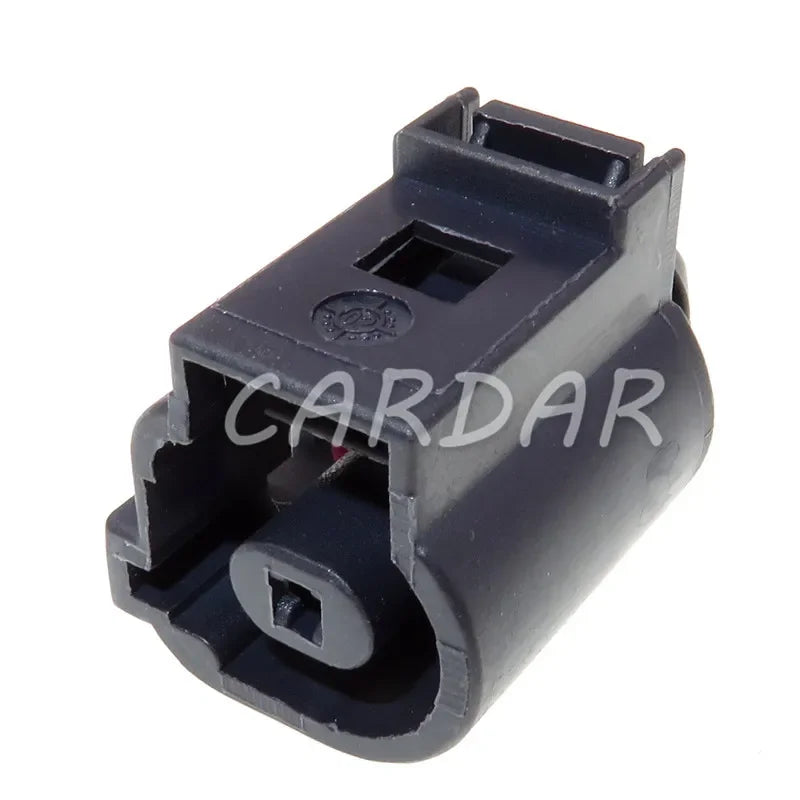 1 Pin 1J0973701A 42123100 Automotive Engine Oil Sensor Socket Connector 1J0 973 701A For VW Magotan Sagitar