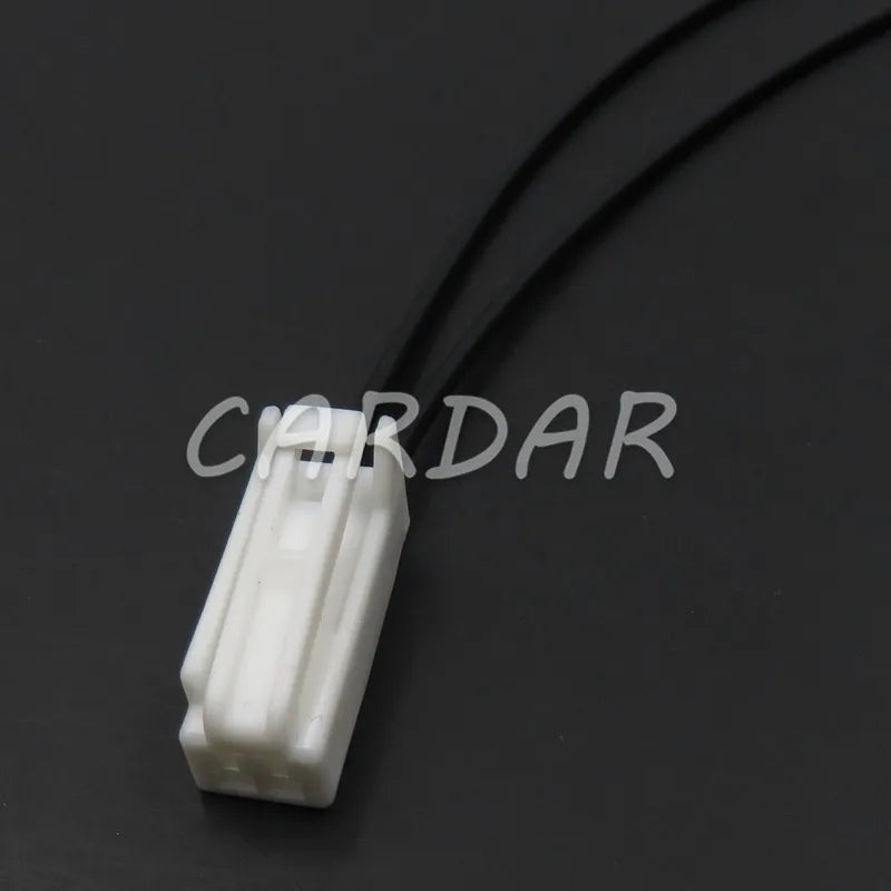 2 Pin 7282-5845 7283-5845 Auto Reader Coil Plug Automotive Light Socket For Toyota