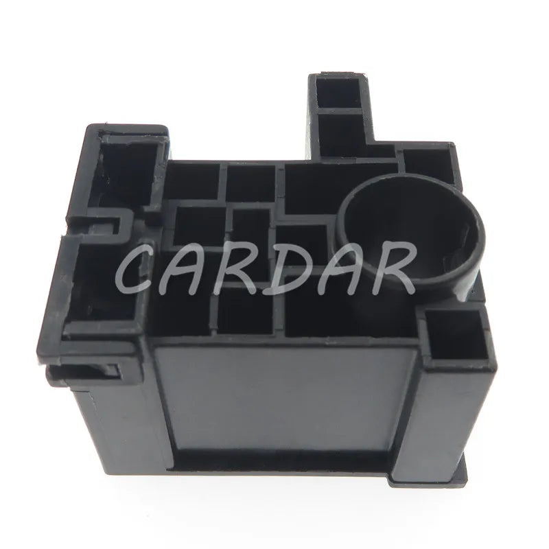 9 Pin Car Plastic Housing Socket Automotive Electric Cable Connector With Terminals