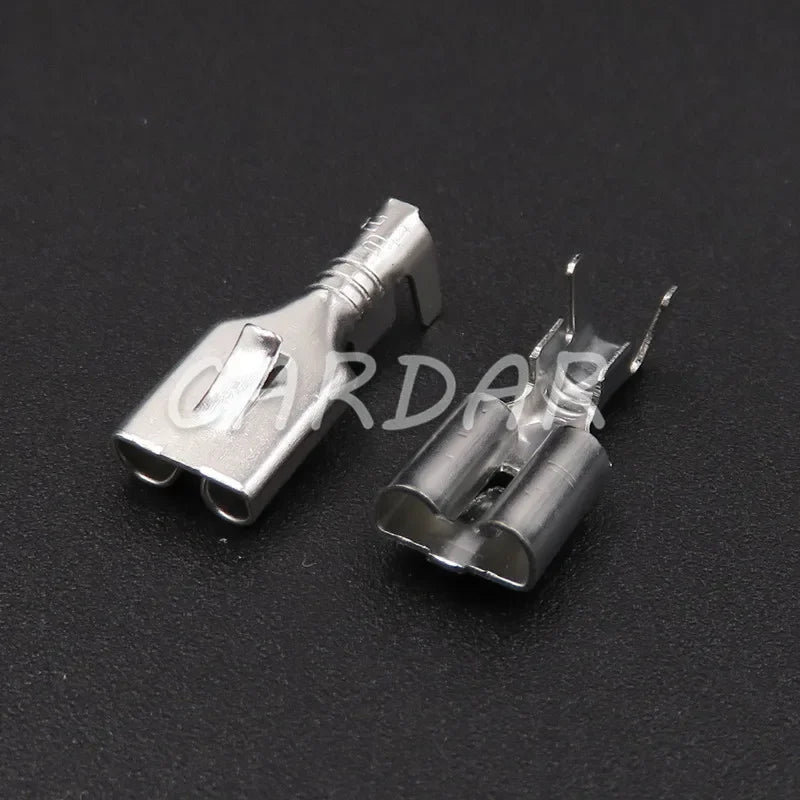 2 Pin PA66 Automotive Connector Fuel Nozzle Plug Housing Connector Electrical Wiring Connector Wire Clip Socket