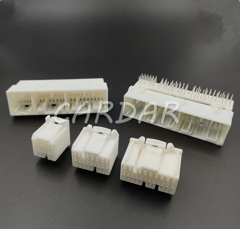 17/24/31/72 Pin 353830-5 353027-1 353029-1 353031-1 90980-11421 Auto Connector Car Accessories Socket
