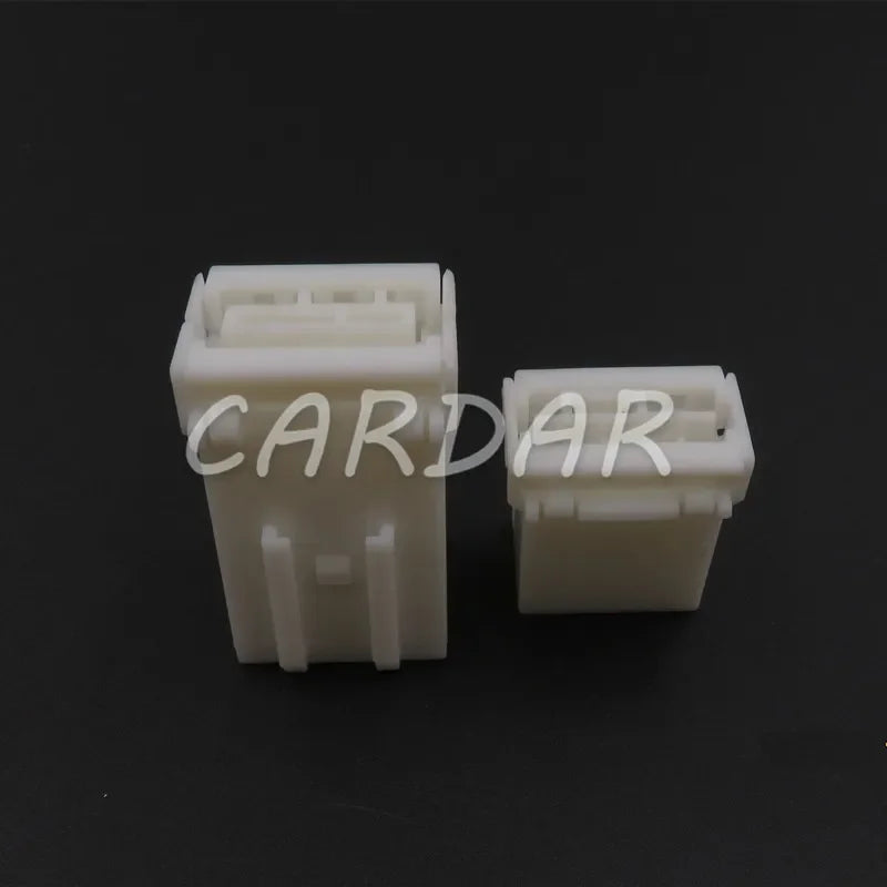 8 Pin MG620403 MG610402 Car Cable Connector Auto Electrical Socket
